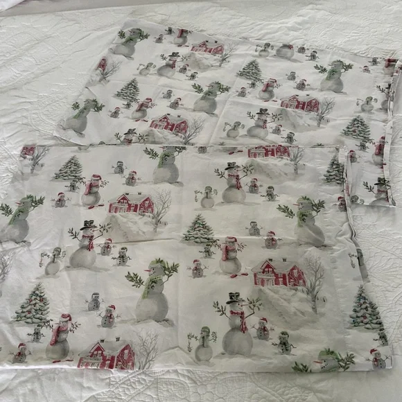 Pottery Barn Snowman Set of 2 Standard Pillowcases FADED but still cute! - Picture 2 of 7